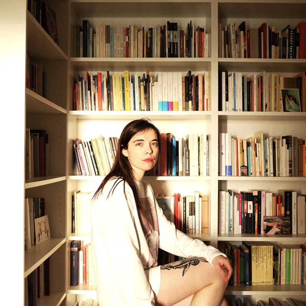 Luna Miguel: Caution, hot content