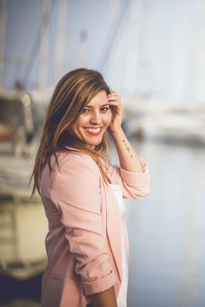 laura chica ahora yo